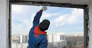 Демонтаж остекления балкона в Карталах - цена от 573 руб. - Сварной-Крт
